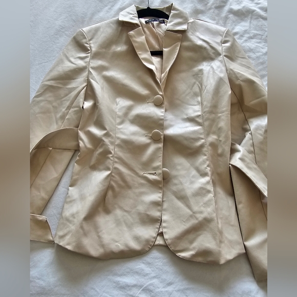 Jacket - Picture 2 of 4